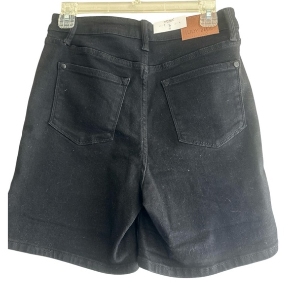 Judy Blue Black Jean Shorts Mid-Length Relaxed Fit - Picture 2 of 12